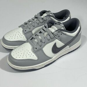 Dunk Low Light Carbon SZ 6.5M/8W Brand New 💯 Authentic.